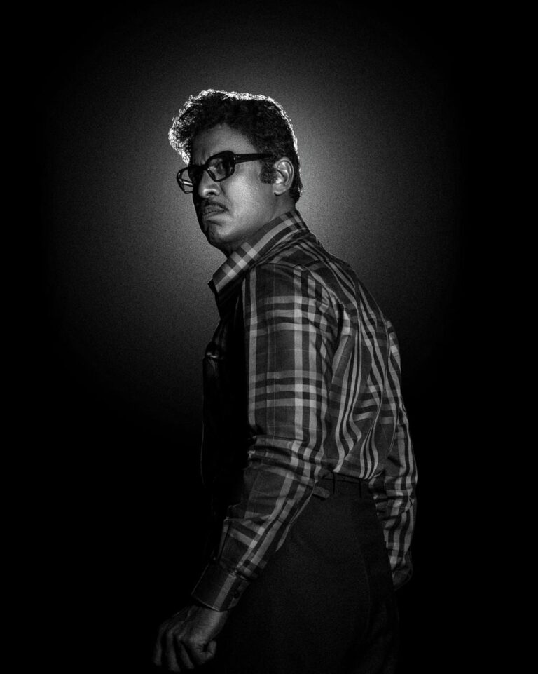 நடிகர் துல்கர் சல்மானின் அதிகம் எதிர்பார்க்கப்படும் படமான ‘காந்தா’வில் இருந்து நடிகர் சமுத்திரக்கனியின் கதாபாத்திர போஸ்டர் ‘அய்யா’ வெளியாகியுள்ளது!