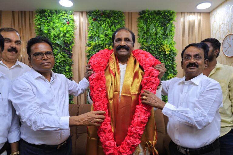 பிள்ளைகளால் நிராகரிக்கப்படுகிறார்களா பெற்றோர்கள் – மனம் திறந்த வைரமுத்து