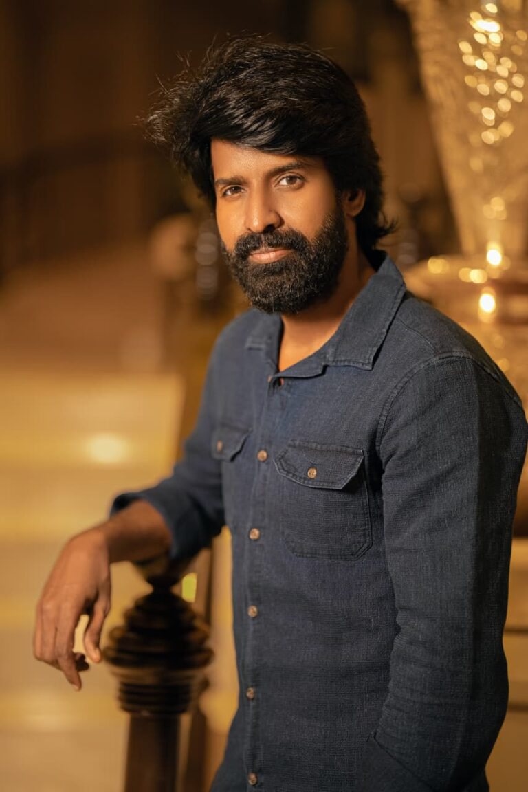 நடிகர் சூரி, இயக்குநர் ஆர். ரவிகுமார், மைத்ரி மூவி மேக்கர்ஸ் இணையும் ‘Blood Followed The Flood’ எனும் டேக்லைன் கொண்ட புதிய படம் #சூரி07, #மைத்ரிதமிழ்03 அறிவிப்பு!